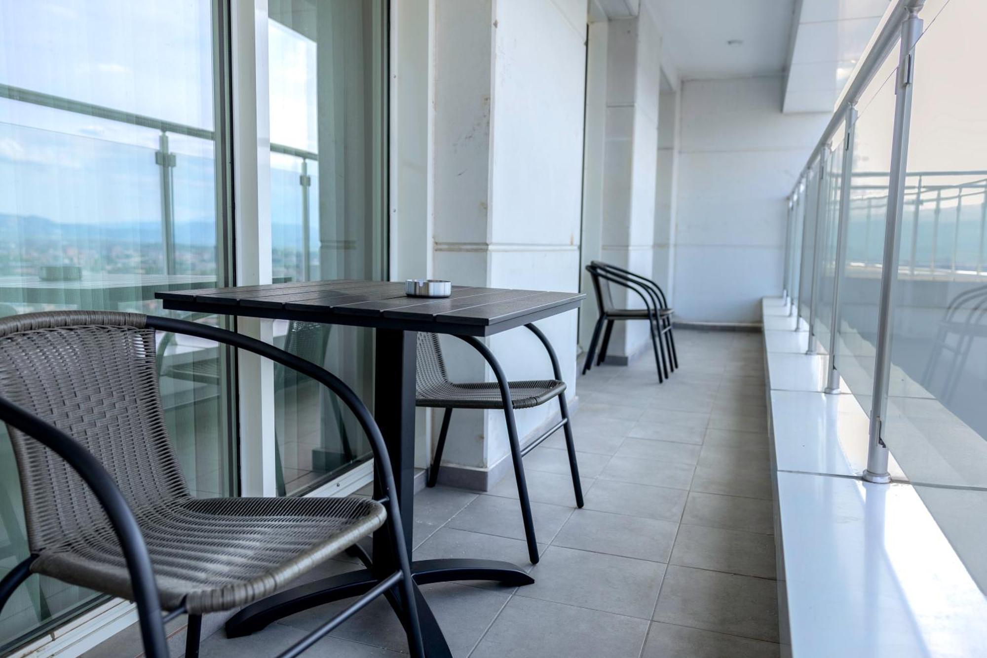 33rd Floor Twin In Cevahir Sky Complex With Pool, Spa, Fitness And Parking Included In Price Skopje